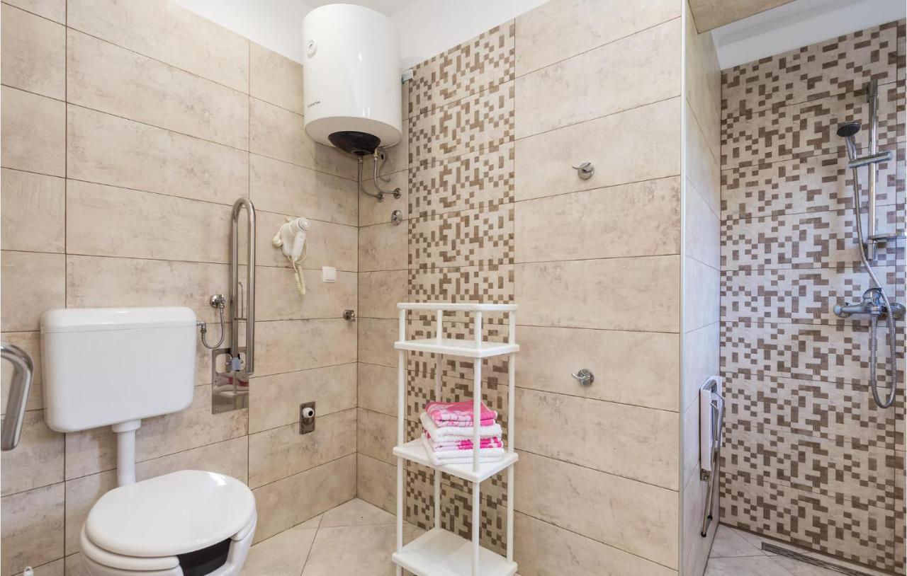 Nice Apartment In Rukavac With Kitchen Exterior photo